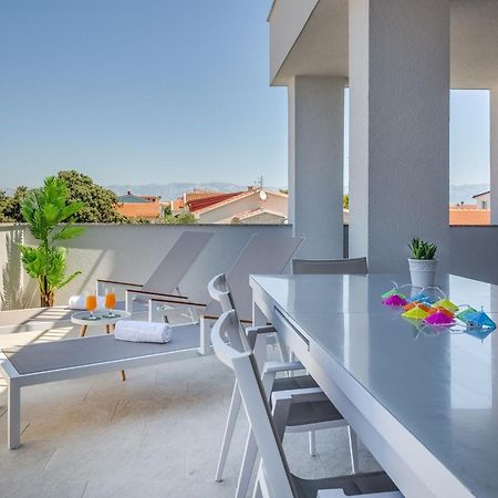 Apartmani Kastelina Vir Exteriör bild