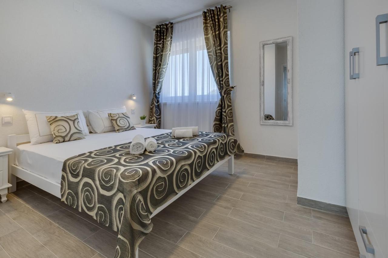 Apartmani Kastelina Vir Exteriör bild