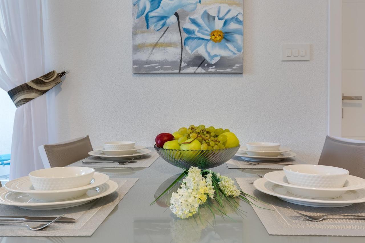 Apartmani Kastelina Vir Exteriör bild