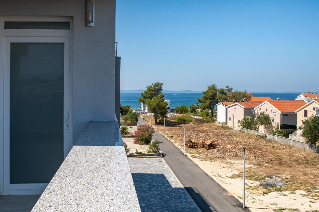 Apartmani Kastelina Vir Exteriör bild