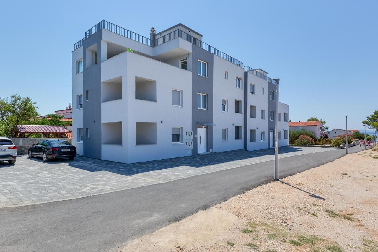 Apartmani Kastelina Vir Exteriör bild