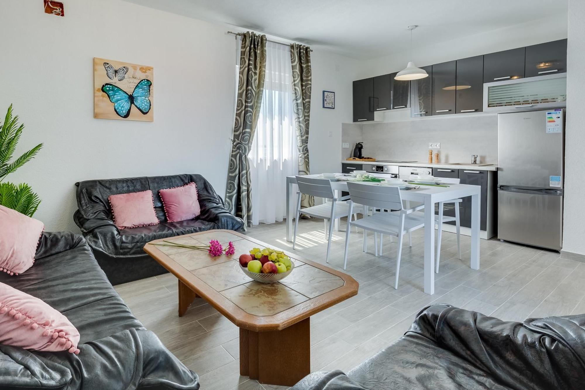Apartmani Kastelina Vir Exteriör bild